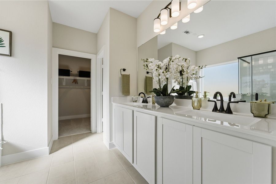 Furnished interior in a model home at Ashland in Angleton (Image 72).