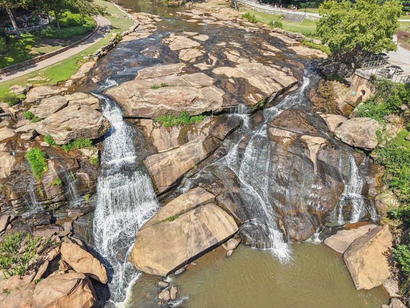 Natural surroundings and green spaces near Arbor Gate in Simpsonville, SC (Image 31).