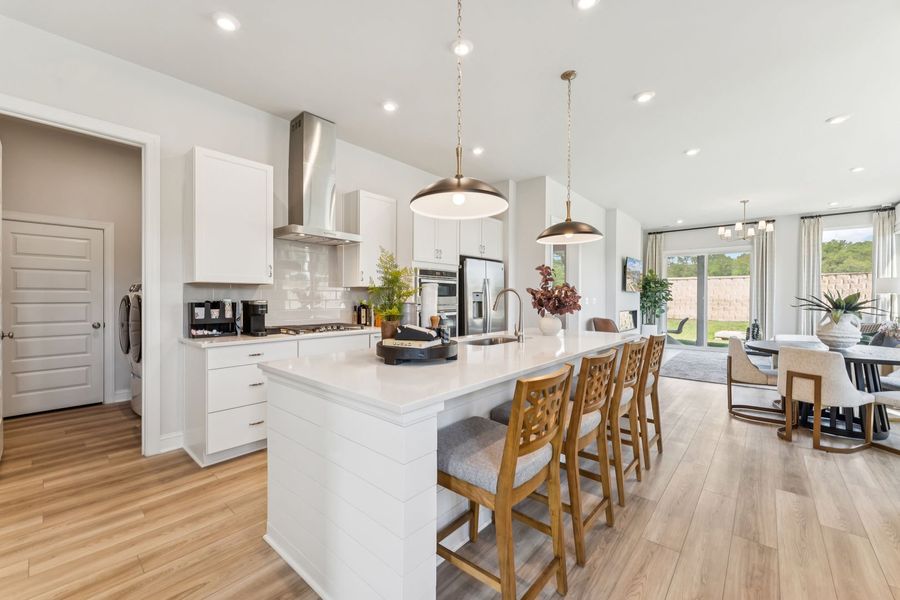Intuitive room-to-room flow, perfect for entertaining Intuitive room-to-room flow, perfect for entertaining