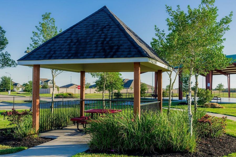 Image 7 of the Sterling Lakes community in Arcola, TX.