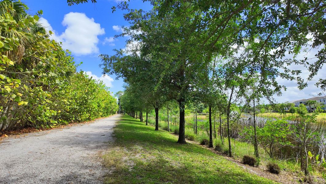 Natural surroundings and green spaces near Artistry Palm Beach in Palm Beach Gardens, FL (Image 34).