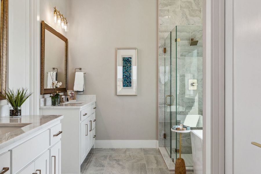 American Legend Homes' 60' model in Ten Mile Creek - Main Bathroom American Legend Homes' 60' model in Ten Mile Creek - Main Bathroom