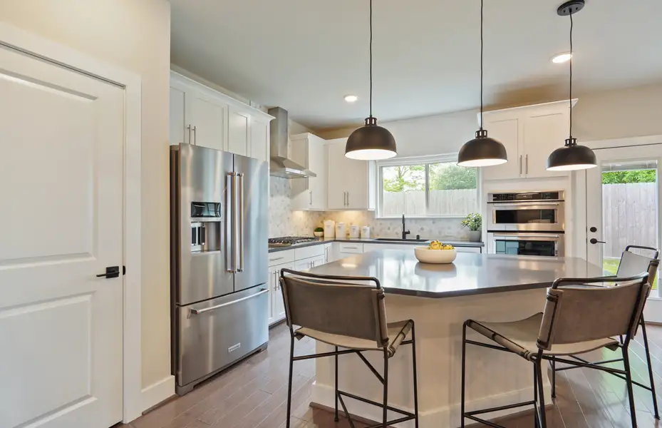 Image 4 of the Summerlyn Terrace community in Houston, TX.