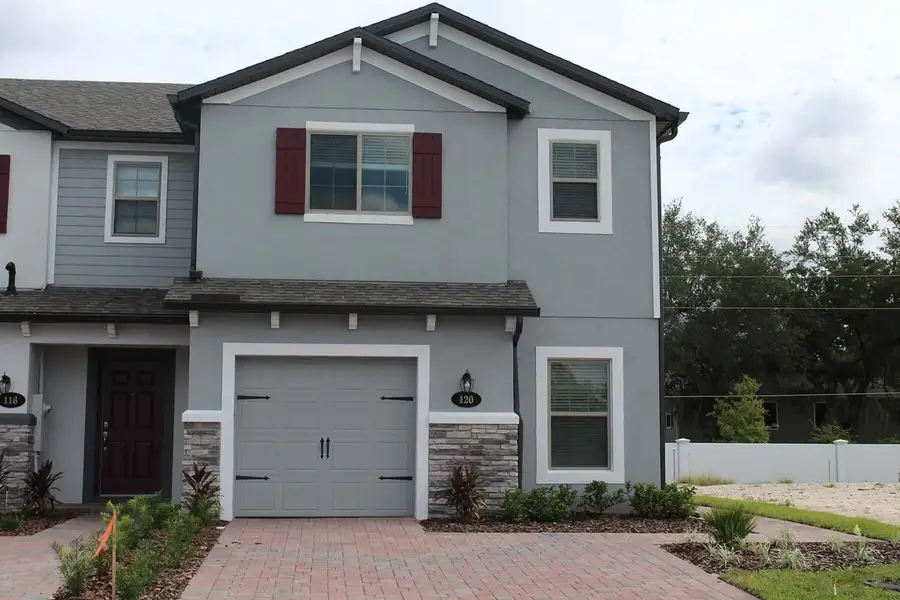 Image 5 of the Hidden Lake Townhomes community in Apopka, FL.