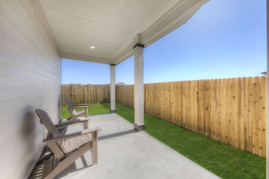 Exterior details of a home in Highland Ridge, New Braunfels (Image 3).