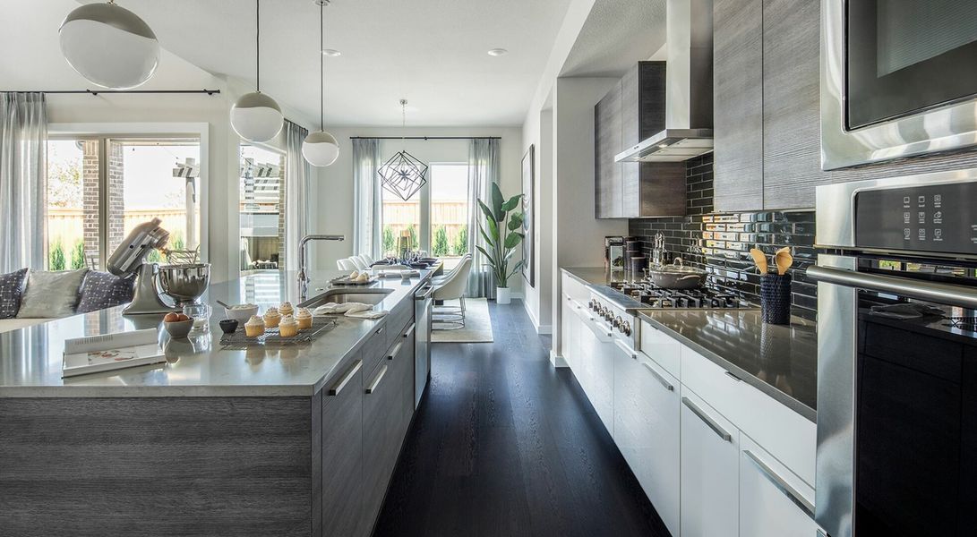 Image 10 of the Ridgeview Crossing community in Allen, TX.