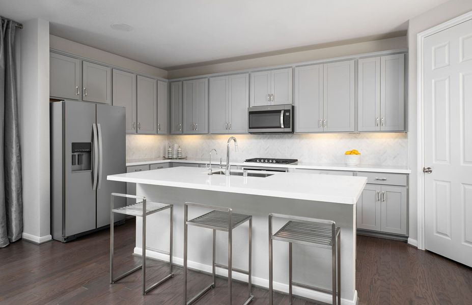 Image 7 of the Lakeshore at Towne Lake Townhomes community in Cypress, TX.