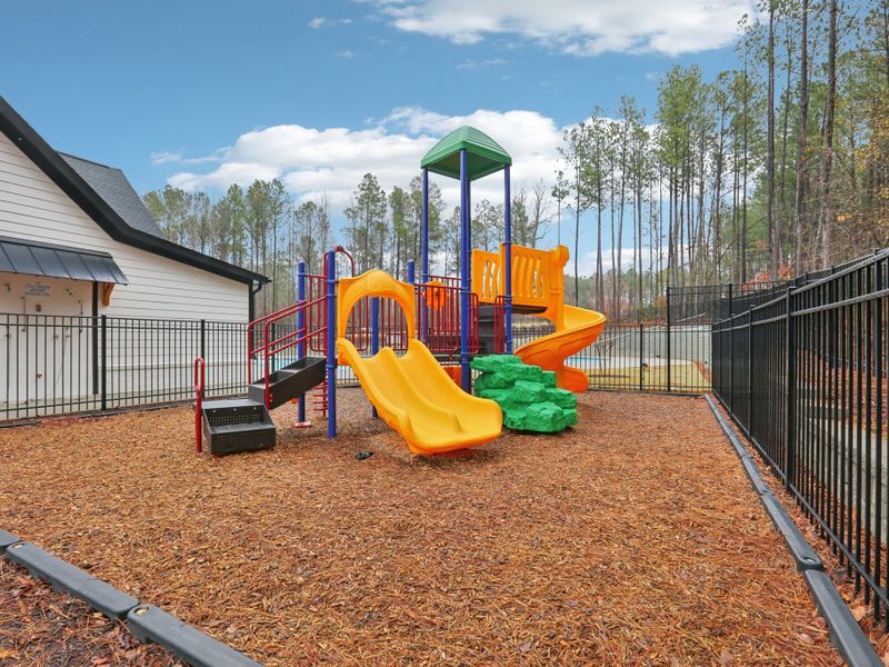 Community amenity available to residents of Oak Manor - Signature Series in Garner (Image 10).