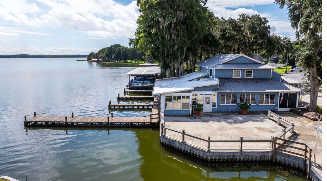 Front exterior of a home in the Lake County Communities community, located in Mount Plymouth, FL (Image 15).