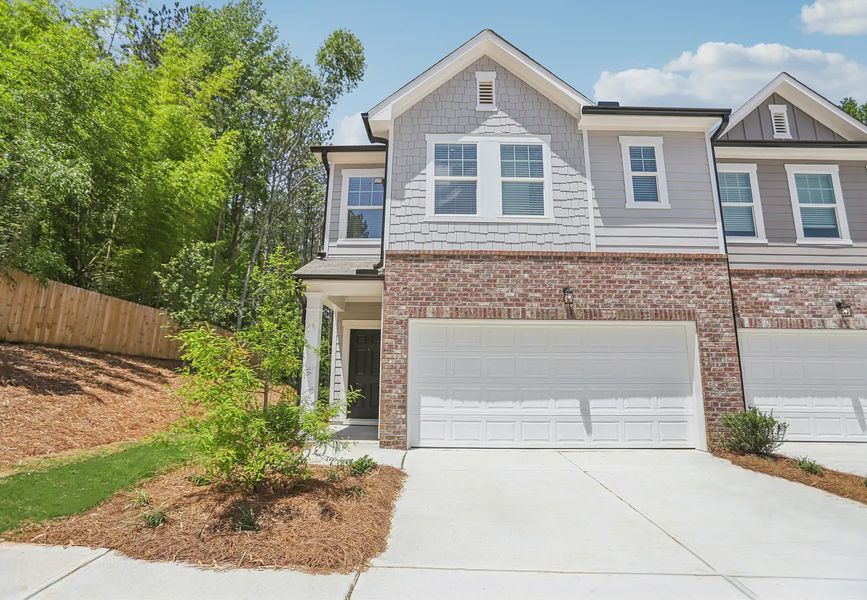 Front exterior of a home in the Chestnut Grove community, located in Douglasville, GA (Image 13).