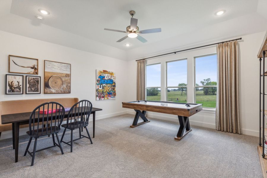 Furnished interior in a model home at Lakeway Estates in Waxahachie (Image 33). Furnished interior in a model home at Lakeway Estates in Waxahachie (Image 33).