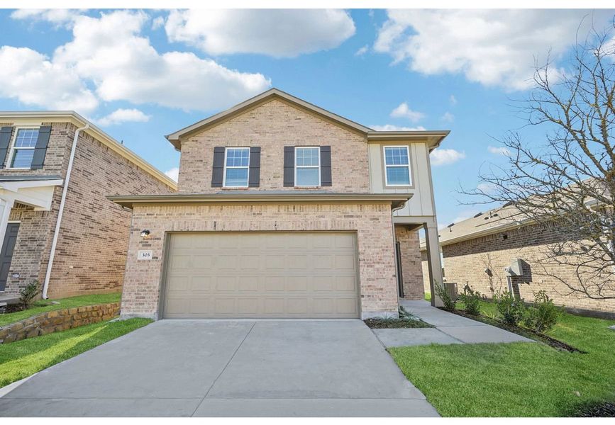 Front exterior of a home in the Creekview Fossil Ridge community, located in Pilot Point, TX (Image 8).