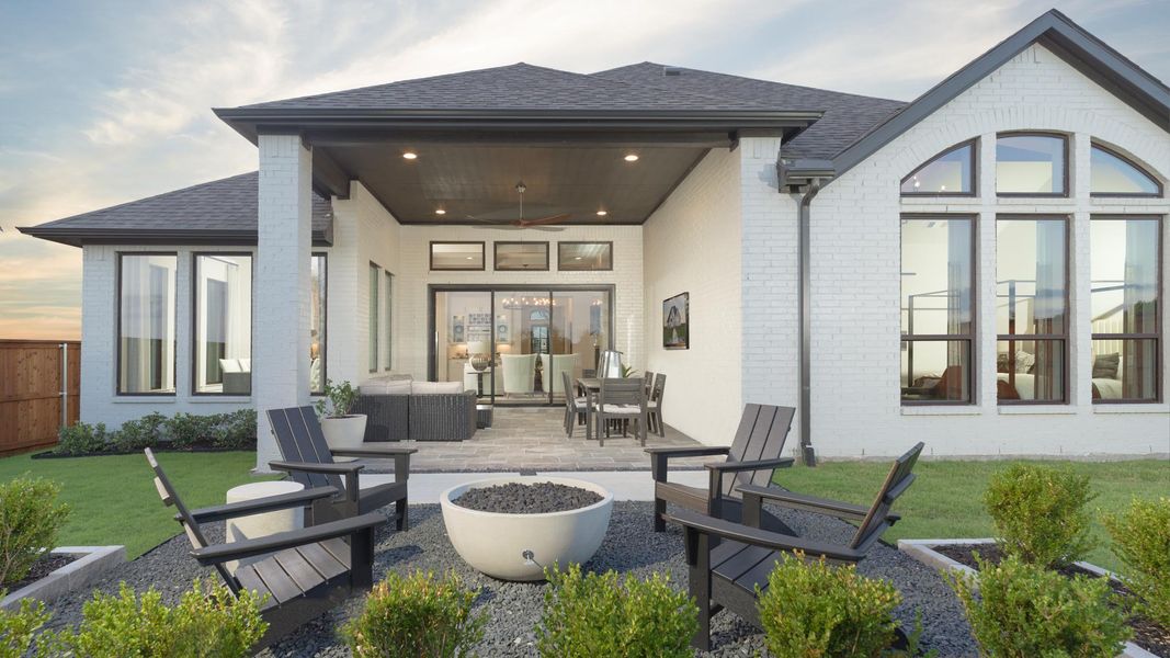 Exterior details of a home in Walsh Ranch 60', Aledo (Image 3).