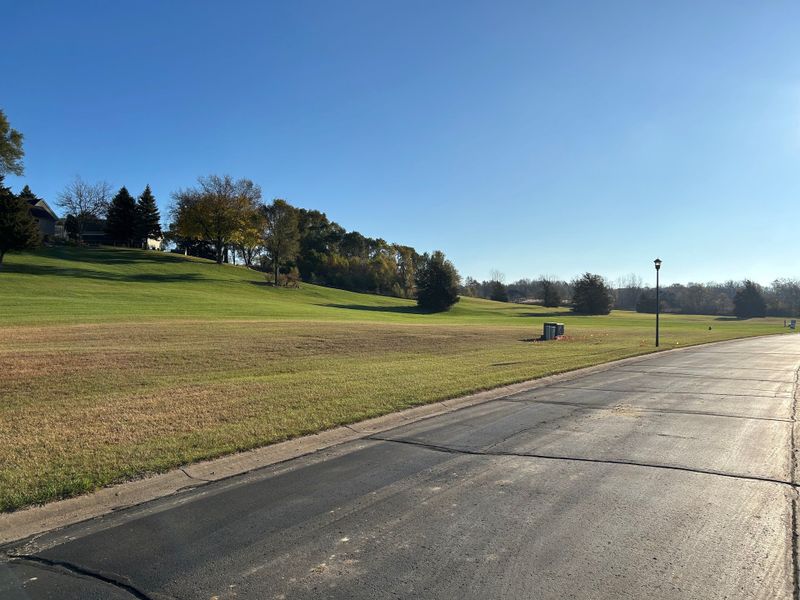Natural surroundings and green spaces near Coronado Estates in Jackson, MI (Image 6).