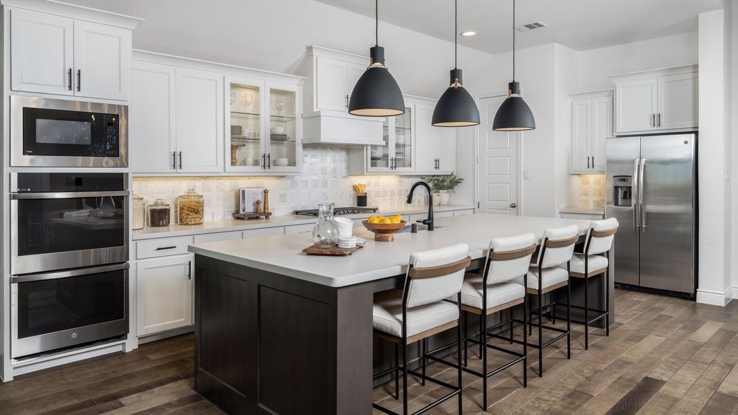 Furnished interior in a model home at Ventana 70' in Fort Worth (Image 5).