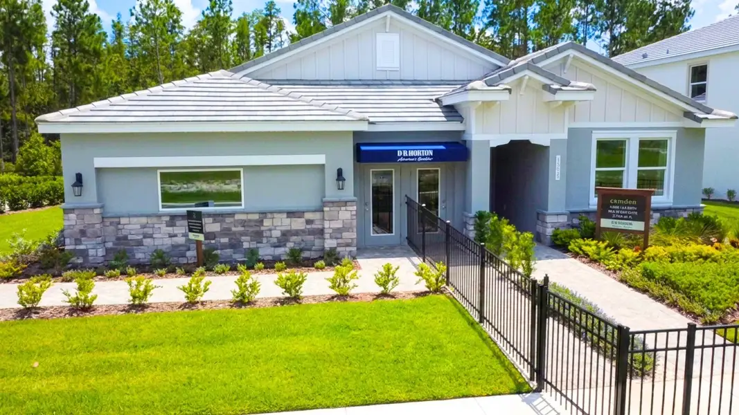 Front exterior of a home in the Hammock at Two Rivers community, located in Zephyrhills, FL (Image 4).