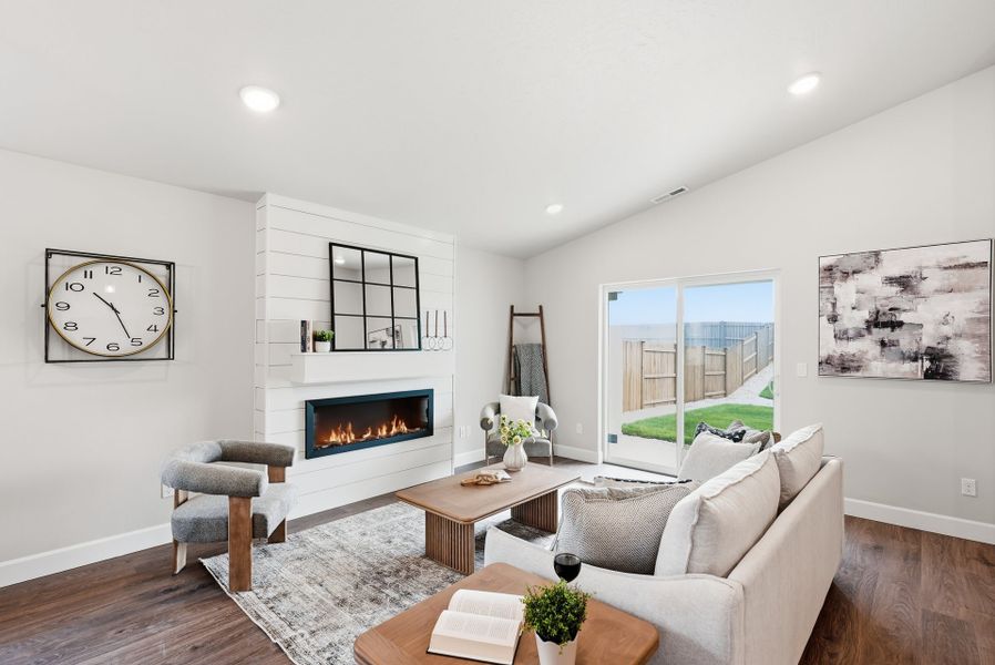 Furnished interior in a model home at IronHorse in Prineville (Image 4).