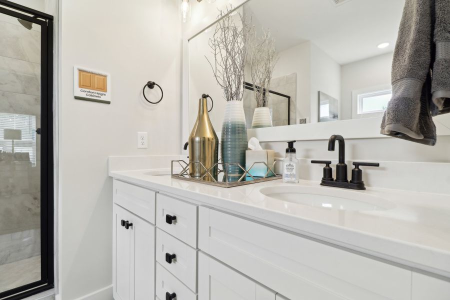 Wisteria II Owner's Bathroom 3