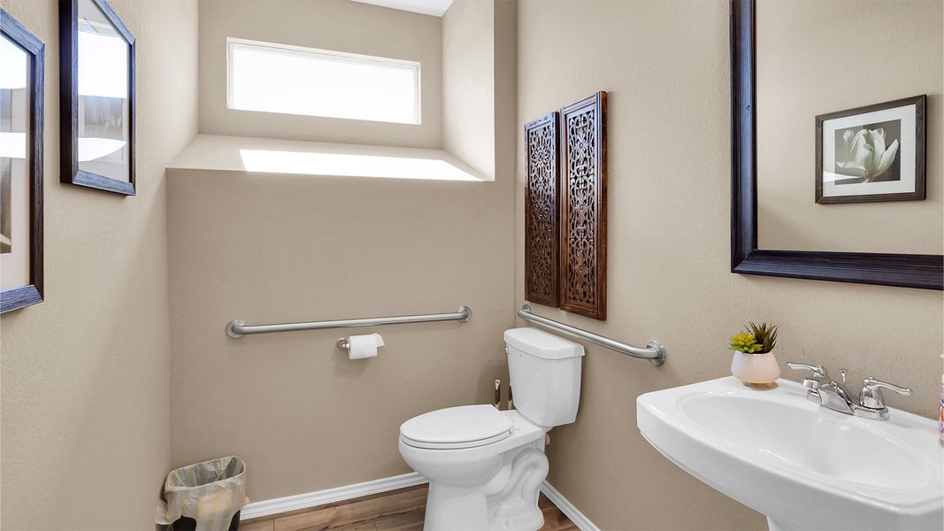 Furnished interior in a model home at Turnbo Ranch in Killeen (Image 18).