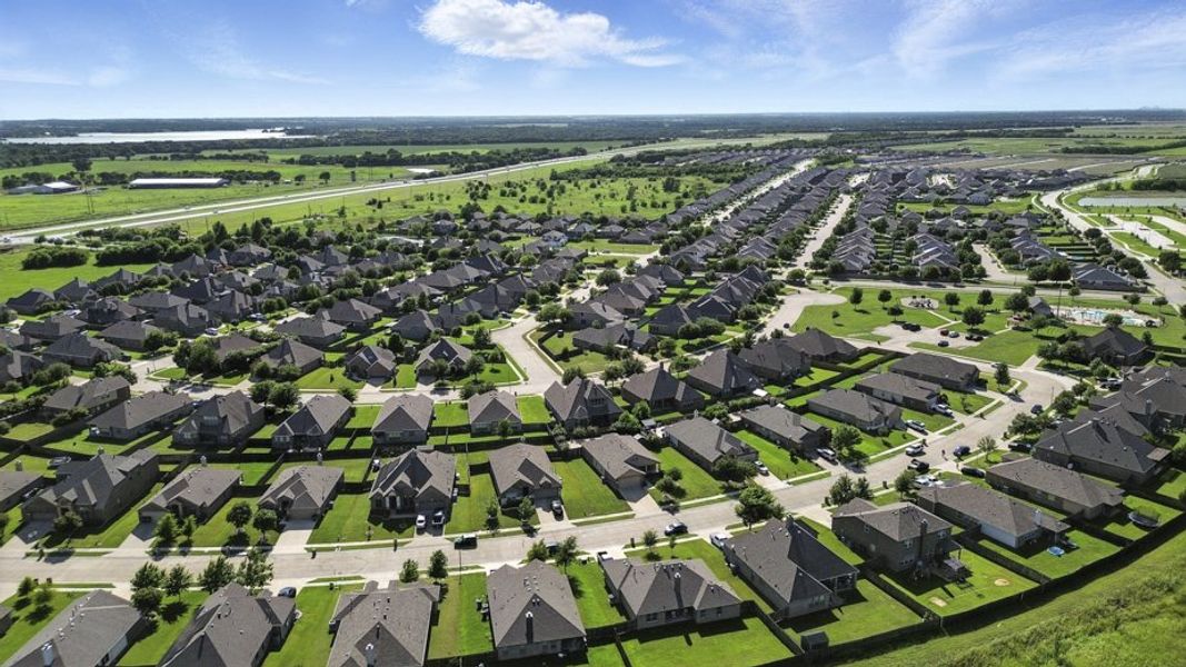 Image 22 of the Saddlebrook community in Waxahachie, TX.