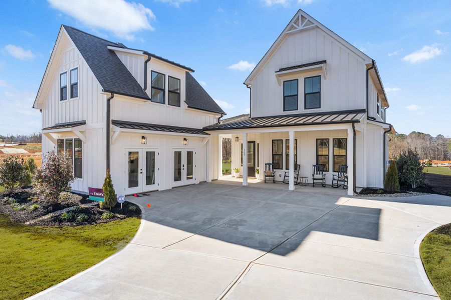 Front exterior of a home in the Greenpond Acres community, located in Woodruff, SC (Image 9).