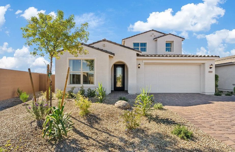 Front exterior of a home in the Saddleback community, located in Peoria, AZ (Image 9).