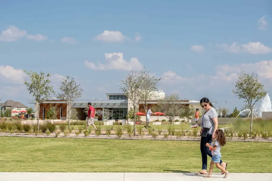 Image 15 of the Hollyhock community in Frisco, TX.