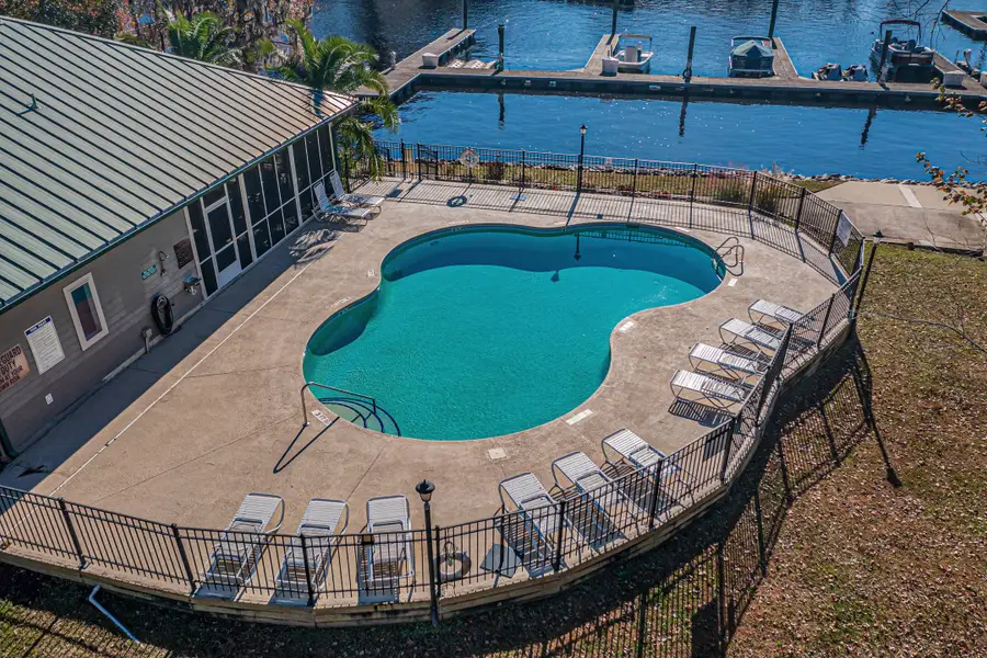 Community amenity available to residents of Harbor Oaks Marina in Myrtle Beach (Image 2).