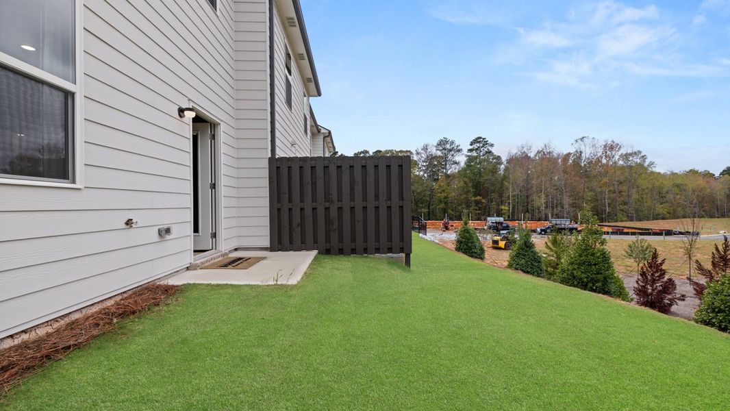 Exterior details of a home in Woodbury Park, Atlanta (Image 6).
