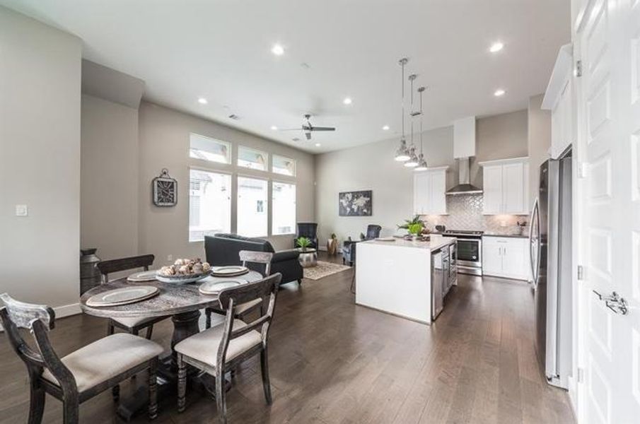 Image 6 of the Bigelow Estates community in Houston, TX.