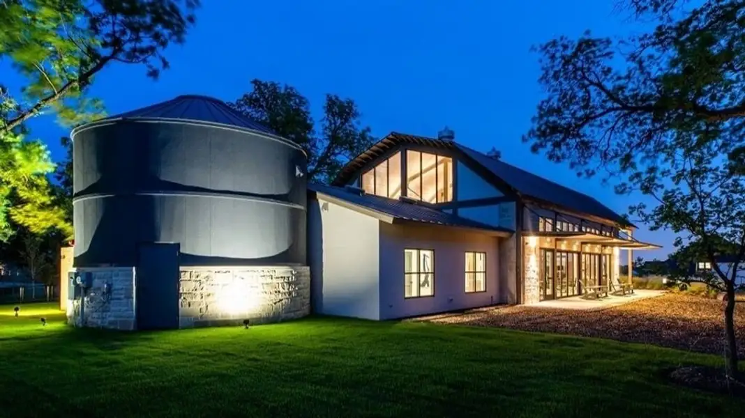 Image 44 of the Montgomery Farm Estates 90s - Darling community in Allen, TX.