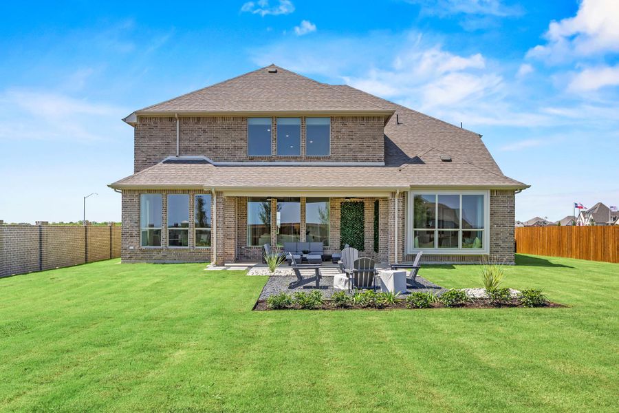 Exterior details of a home in Myrtle Creek, Waxahachie (Image 3).