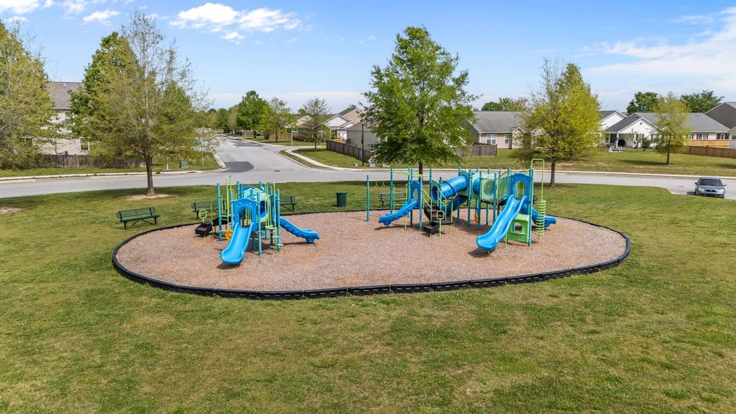 Community amenity available to residents of Tyler - Home on the Lake in New Bern (Image 3).
