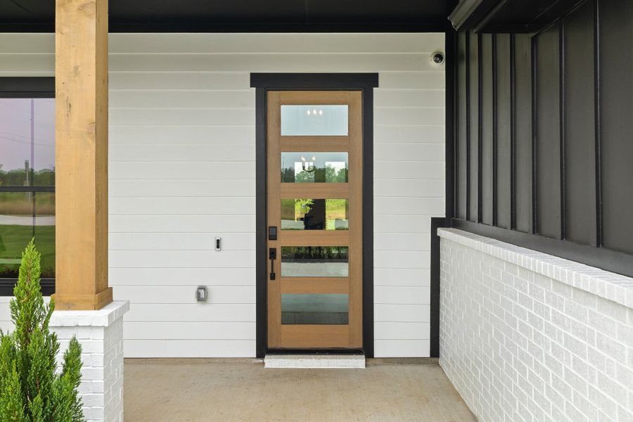 Exterior details of a home in Waterfall Ranch, Waxahachie (Image 3).