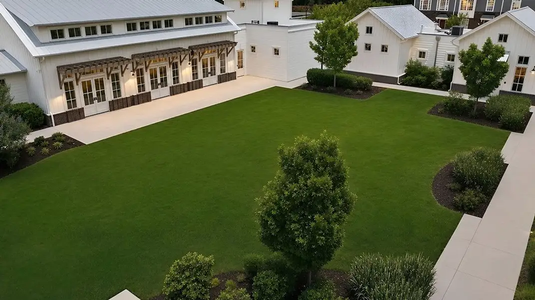 751 South Amenity Event Lawn 2of5