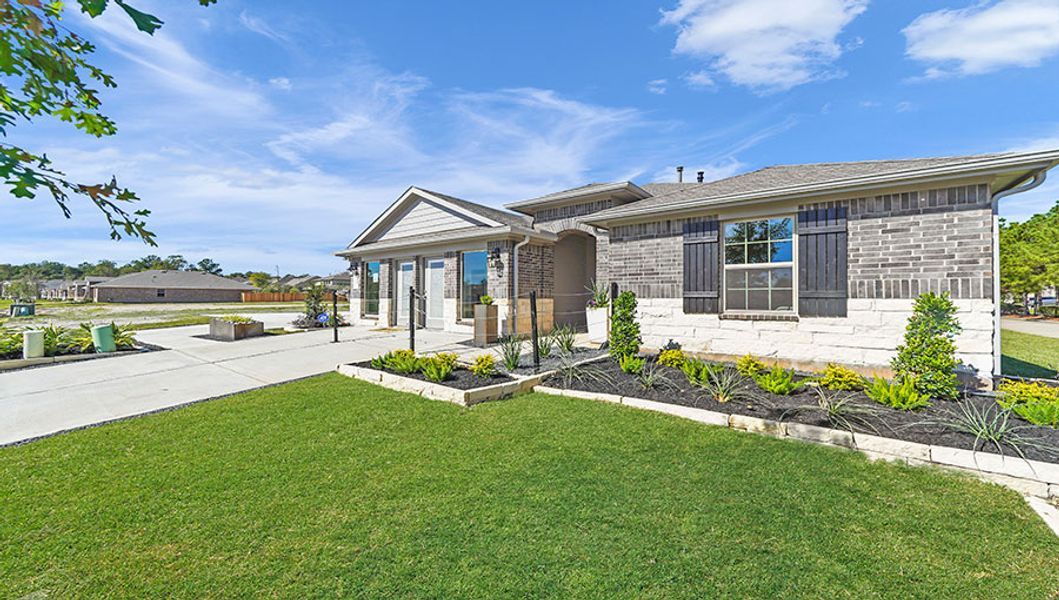 Image 38 of the Barton Woods community in Conroe, TX.