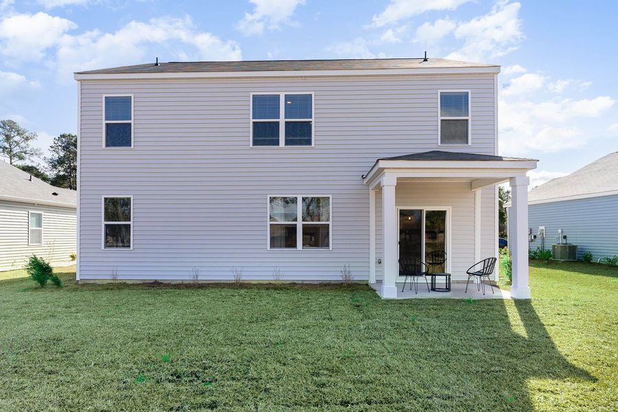 Exterior details of a home in Island Green, Myrtle Beach (Image 19).