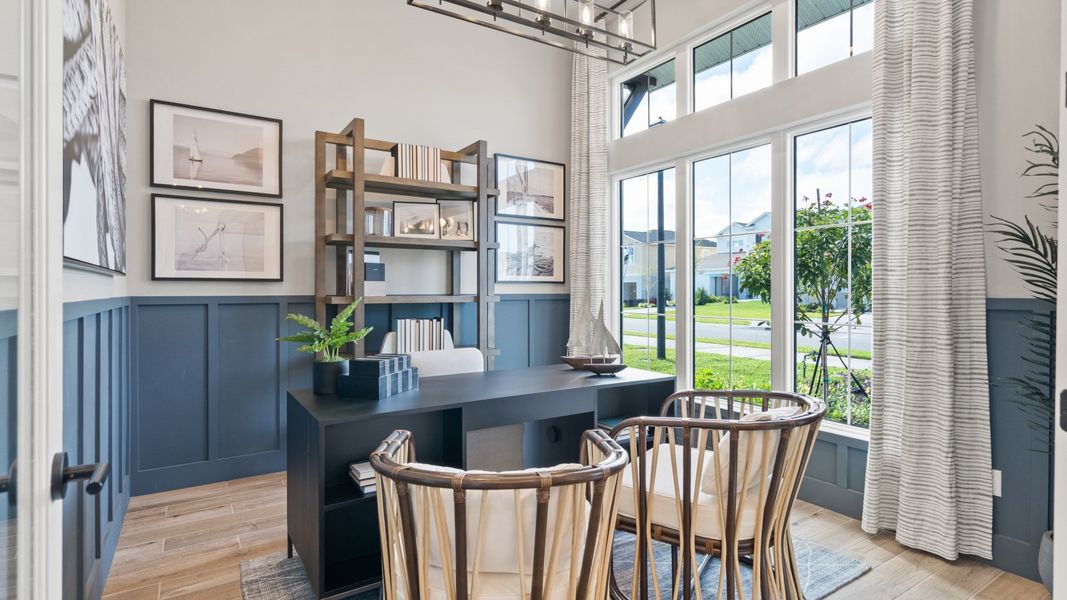 Furnished interior in a model home at Turnleaf 60' in Punta Gorda (Image 7).