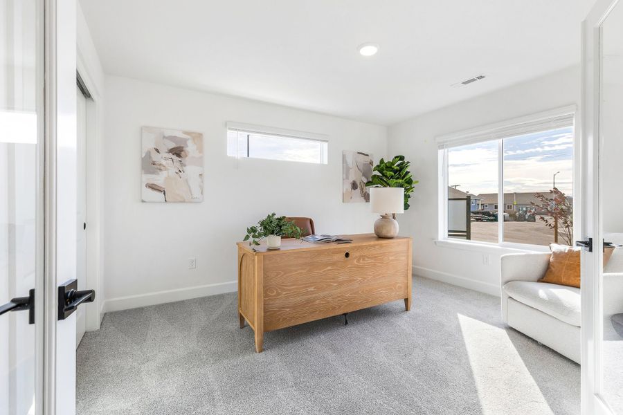Furnished interior in a model home at Upland Meadows in Hermiston (Image 18).