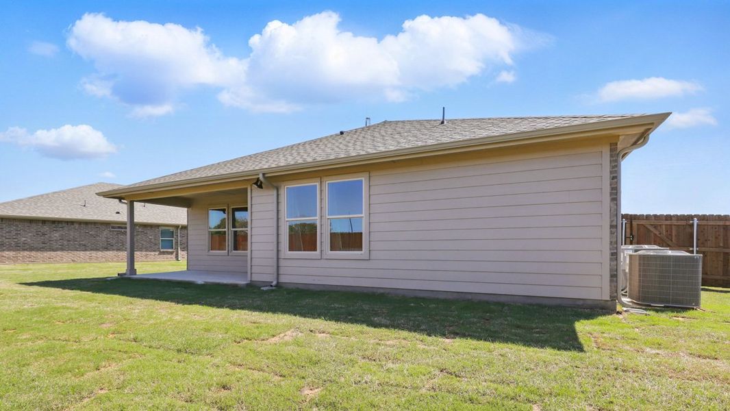 Exterior details of a home in Sandy Beach, Azle (Image 5). Exterior details of a home in Sandy Beach, Azle (Image 5).