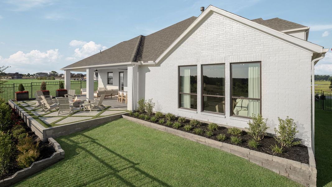 Front exterior of a home in the Terraces 72' community, located in Rockwall, TX (Image 5).