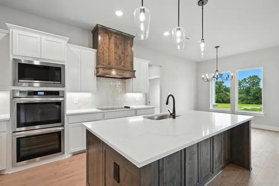 Escondido Ranch,76487