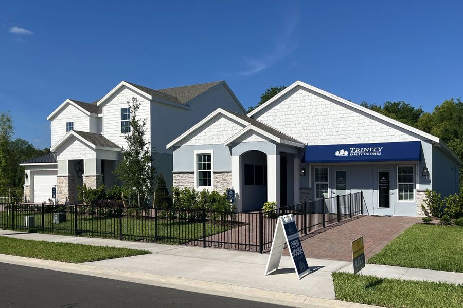 Hayden & Lopez model homes at Pine Meadows Reserve