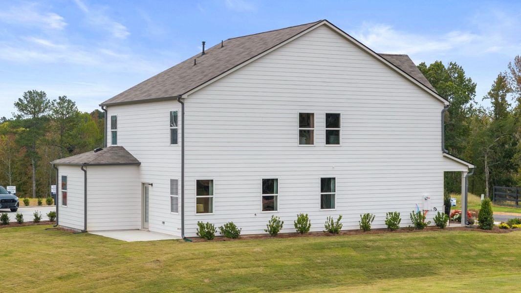 Front exterior of a home in the Sheffield Highlands community, located in Dallas, GA (Image 12).