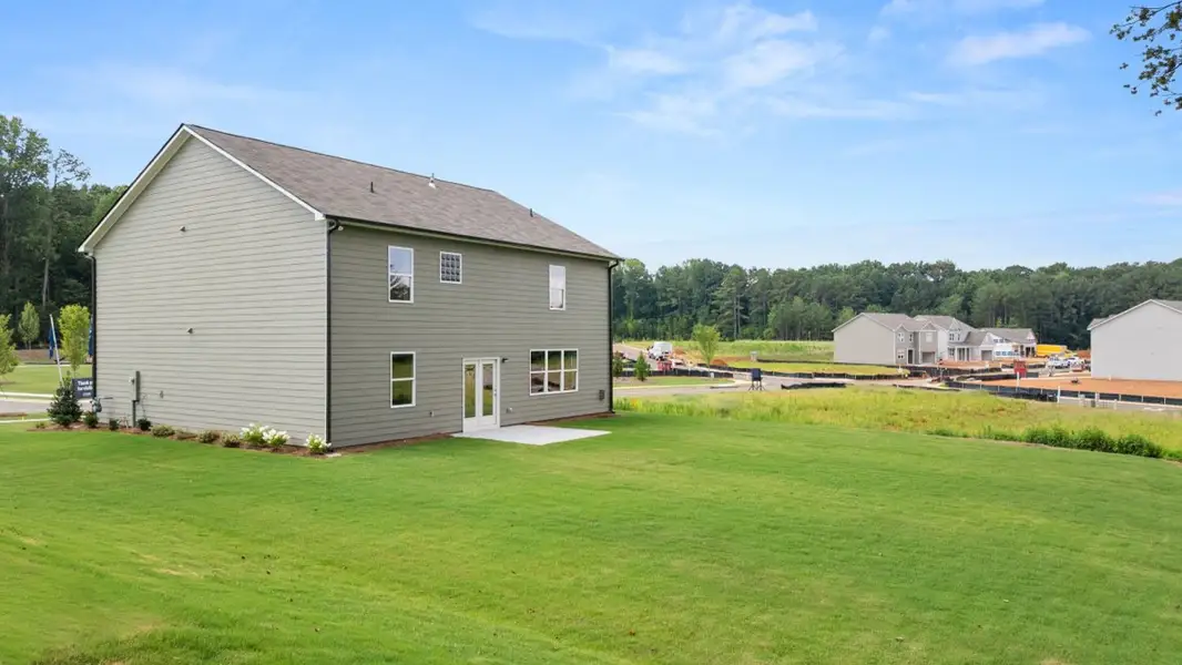 Exterior details of a home in Fairhaven, Lithia Springs (Image 6).