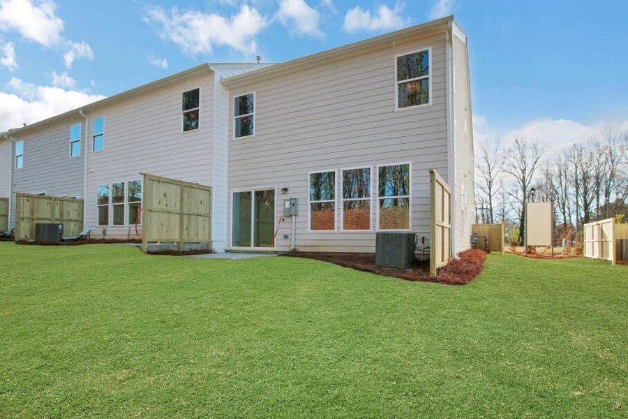 Exterior details of a home in Villas at Dawsonville Townhomes, Dawsonville (Image 6). Exterior details of a home in Villas at Dawsonville Townhomes, Dawsonville (Image 6).