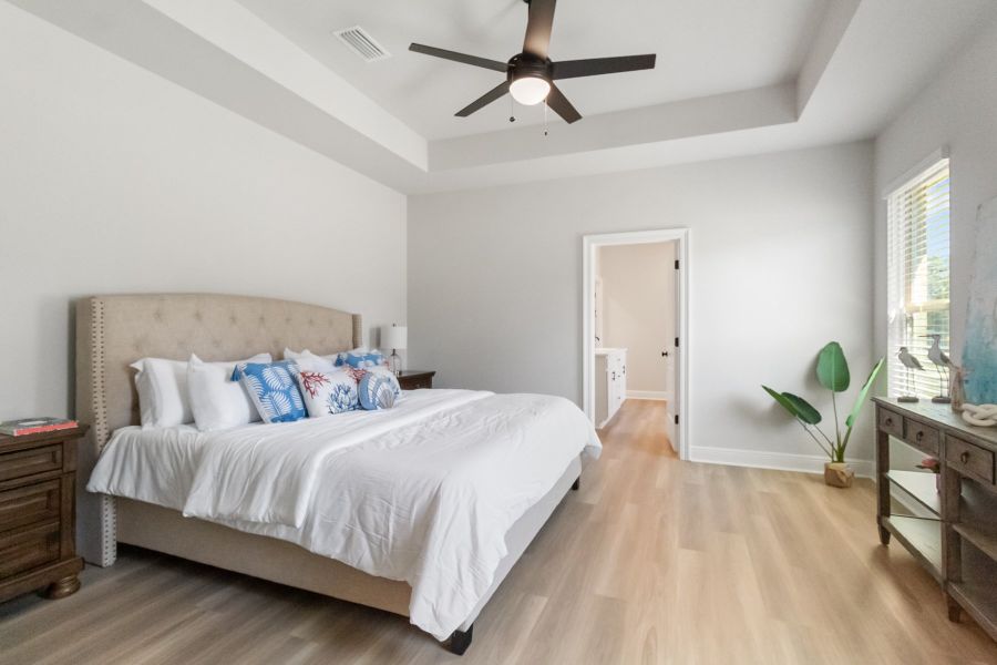 Young Oaks - Crestview Florida - Roses V G - Primary Bedroom