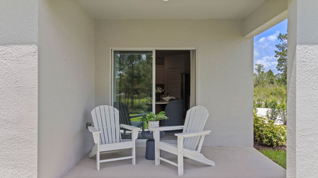 Exterior details of a home in Sun N Lake, Sebring (Image 5).