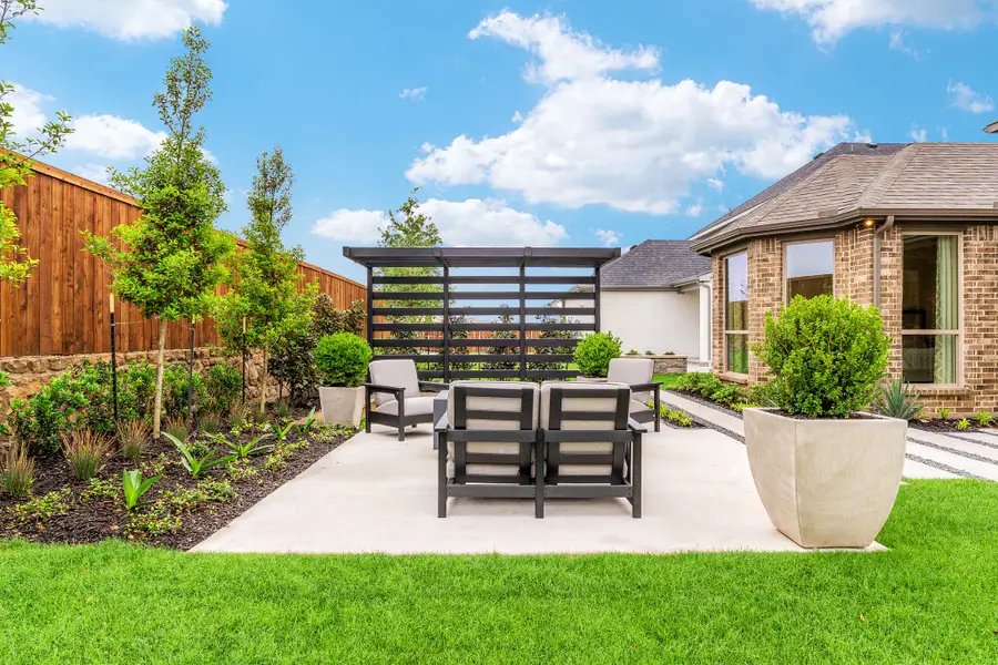 American Legend Homes 50' model in Wellington - Outdoor Living American Legend Homes 50' model in Wellington - Outdoor Living