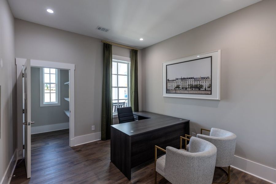 Furnished interior in a model home at Waterside in Peachtree Corners (Image 49). Furnished interior in a model home at Waterside in Peachtree Corners (Image 49).